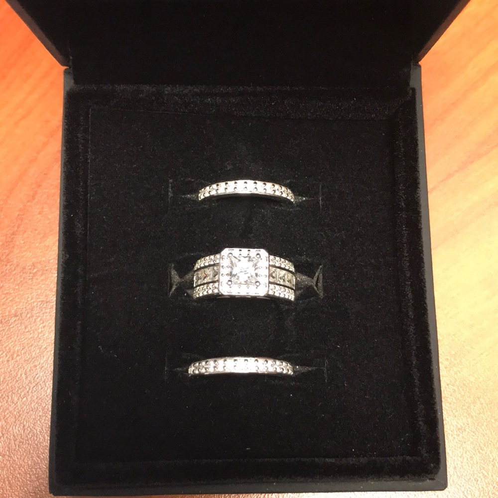 Cushion cut white sapphire 925 sterling silver.